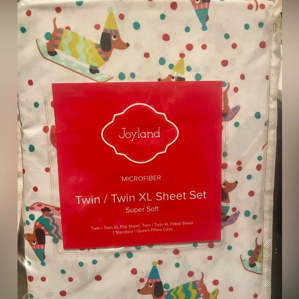 Joyland Twin/ Twin XL Sheet set